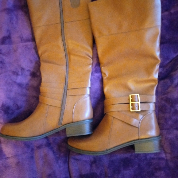 Boots - Picture 1 of 2